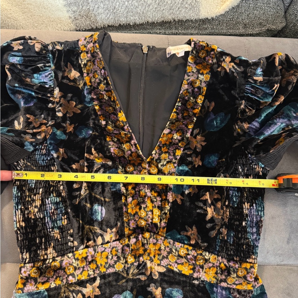 Dress - Picture 5 of 6